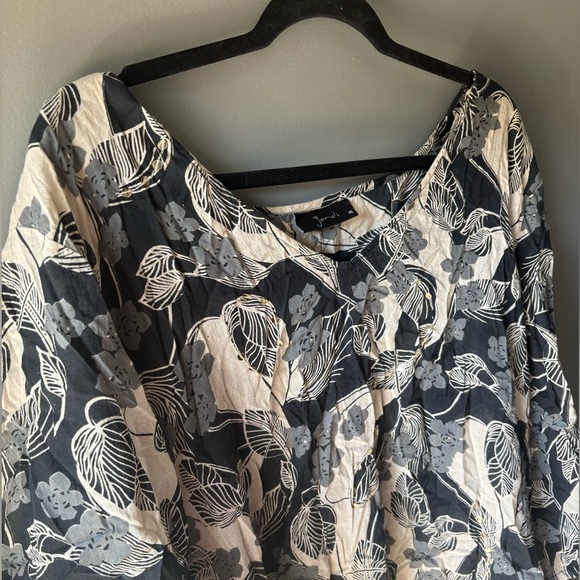 Jendi size XL, 100% cotton top tunic long fitted flowy light weight sequined - Picture 4 of 8